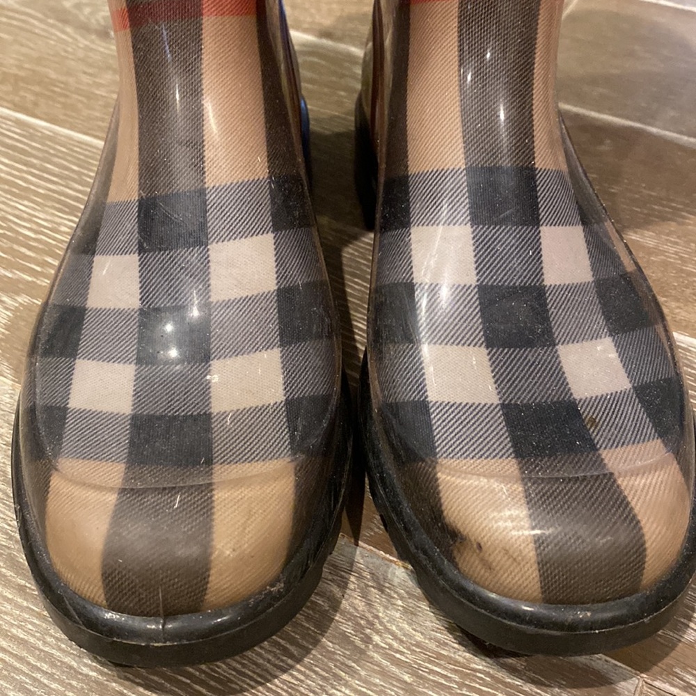 Burberry Rainboots - Picture 4 of 13